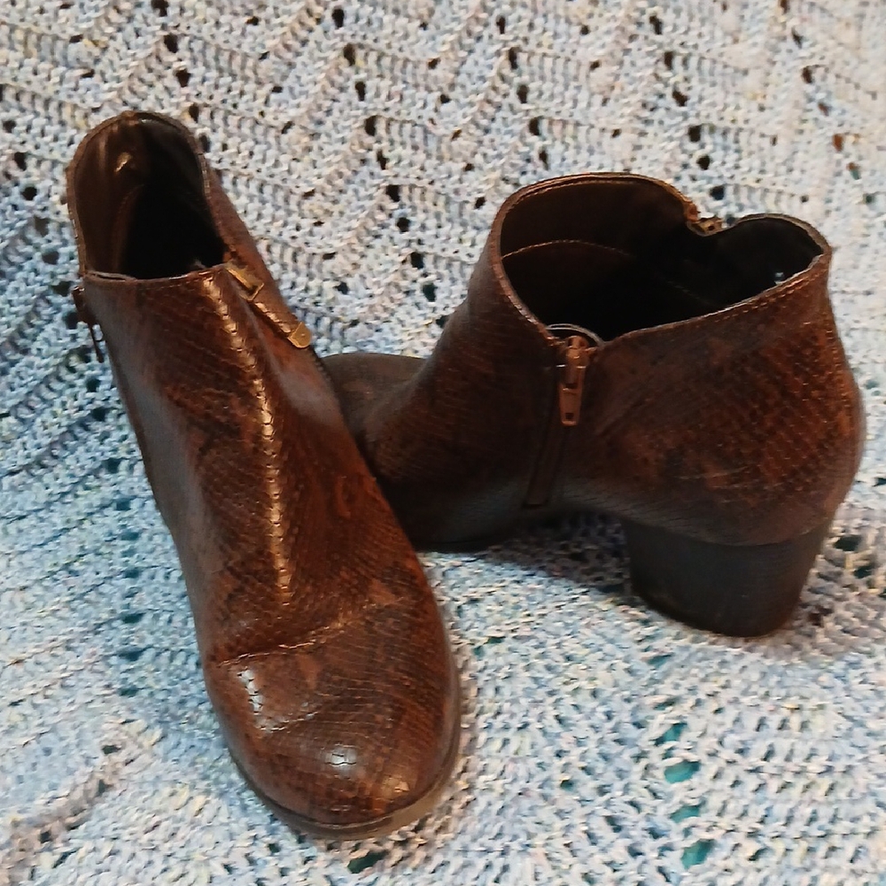 Style & Co. Snakeskin Patterned Brown Ankle Boots Barely Used Size 9